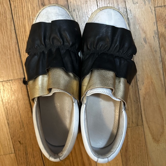 J Slides pull on sneaker with bows size 8 - Picture 1 of 7